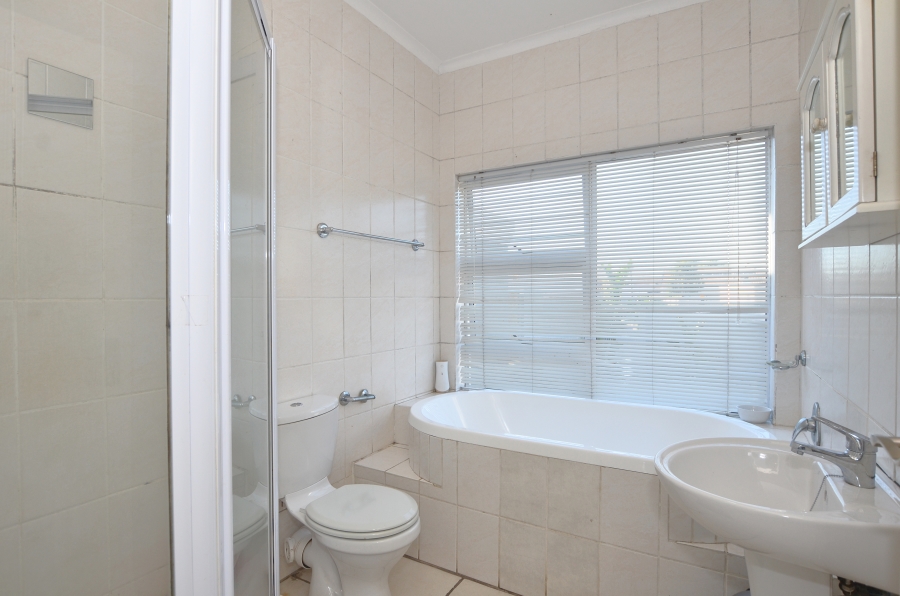 3 Bedroom Property for Sale in Parklands Western Cape